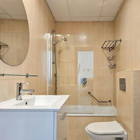 600 Metre Walk To The Beach, Riviera Del Sol Apartment